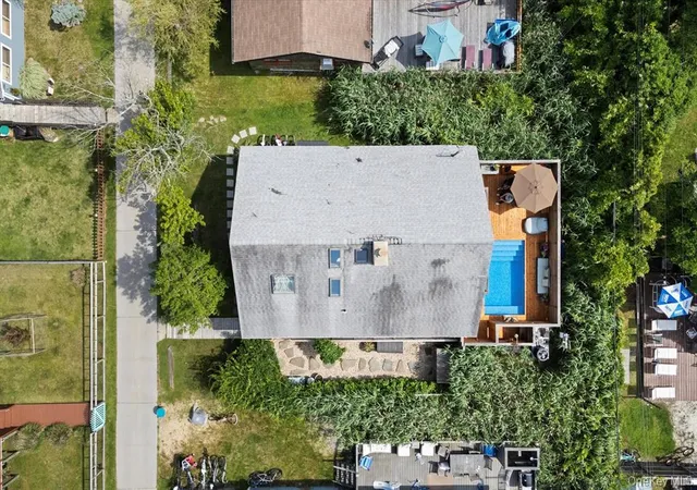 3rd image of 17 Bungalow Walk, Ocean Beach, NY 11770 | MLS# 986562