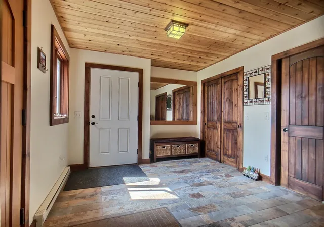 Homes for sale in Isle La Motte, VT | 1099 E Shore Rd, Isle La Motte, VT 05463 | MLS# 5058944