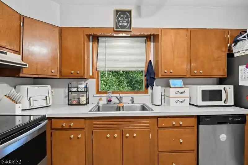 Photo 3 of Single family home for sale at 235 Parkside Ave, Phillipsburg, NJ 08865 | MLS# 4057476 | Listing updated on 2026-10-07